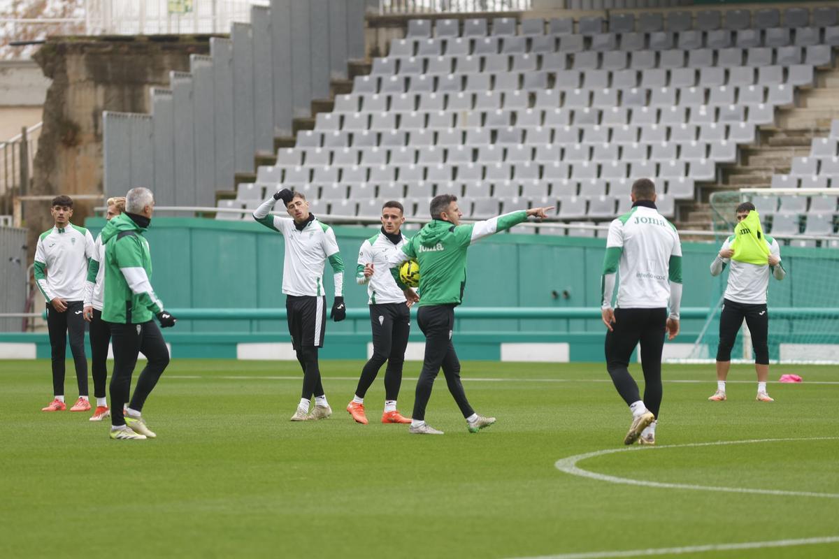 El primer entrenamiento del año del Córdoba en El Arcángel, en imágenes