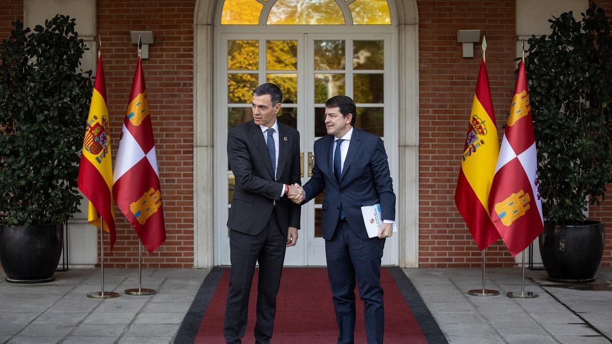 Pedro Sánchez y Alfonso Fernández Mañueco en La Moncloa.