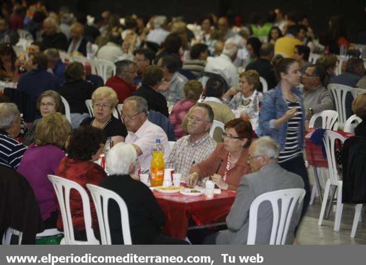 GALERÍA DE FOTOS - Cena de hermandad en las fiestas de Vila-real