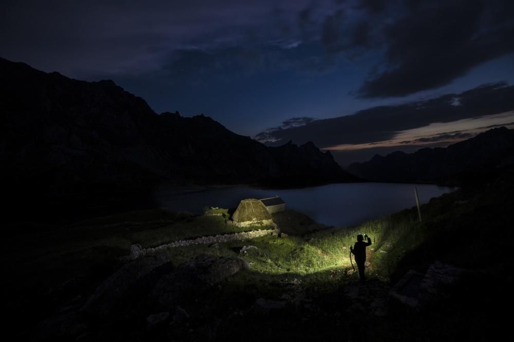 Los lagos de Asturias a plena noche