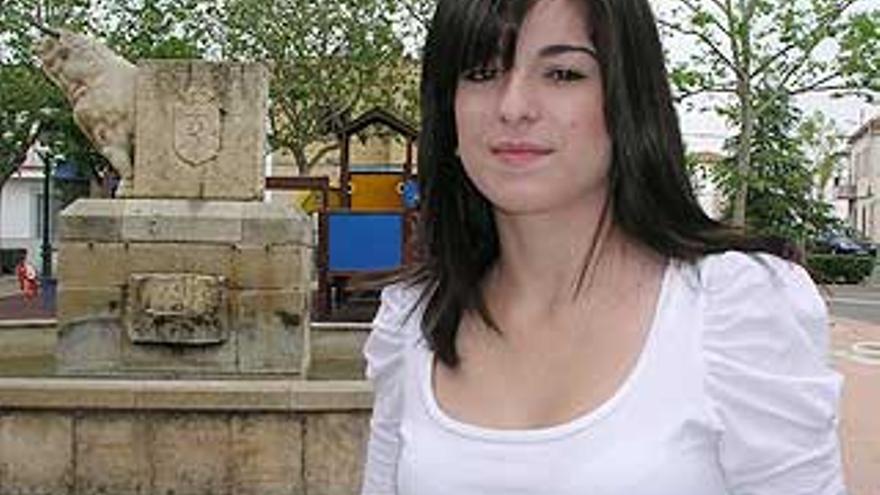 La joven cauriense María Martín Escalera, reina de las Fiestas de San Juan 2010