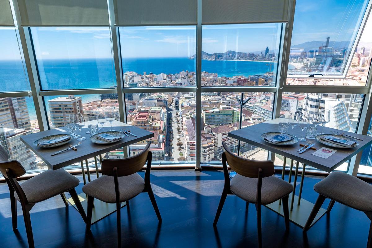 Cocina de altura en Benidorm. Menjars de la Terra en el restaurante Belvedere Cocina de altura en Benidorm. Menjars de la Terra en el restaurante Belvedere