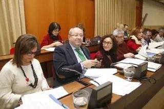 El Ayuntamiento se compromete a climatizar los 85 colegios públicos de Córdoba
