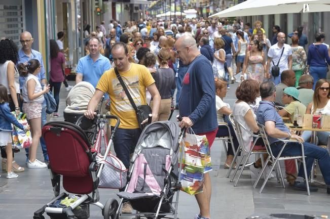 Rebajas y apertura dominical en Triana