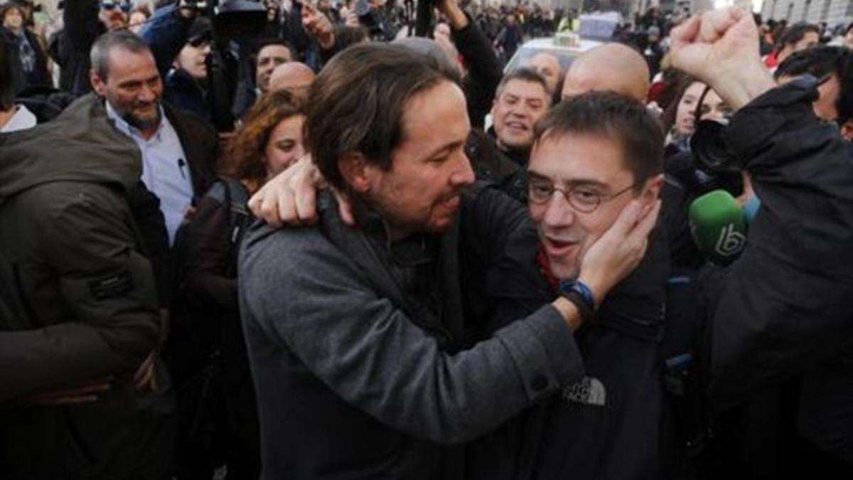 Pablo Iglesias y Juan Carlos Monedero, al salir del Congreso, anteayer.