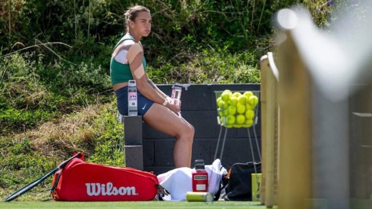 Sabalenka se retira de Wimbledon por problemas en el hombro