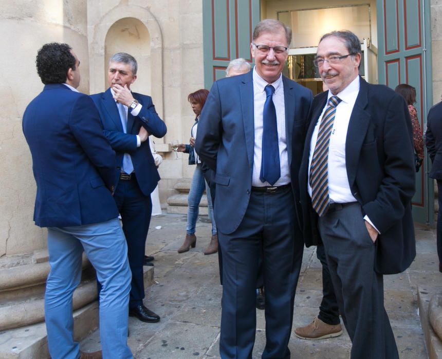 La Generalitat en pleno celebra en Alicante las cuatro décadas de la Carta Magna con un acto institucional en el Teatro Principal que llega en medio de los ataques al modelo territorial y de la alerta ultra.