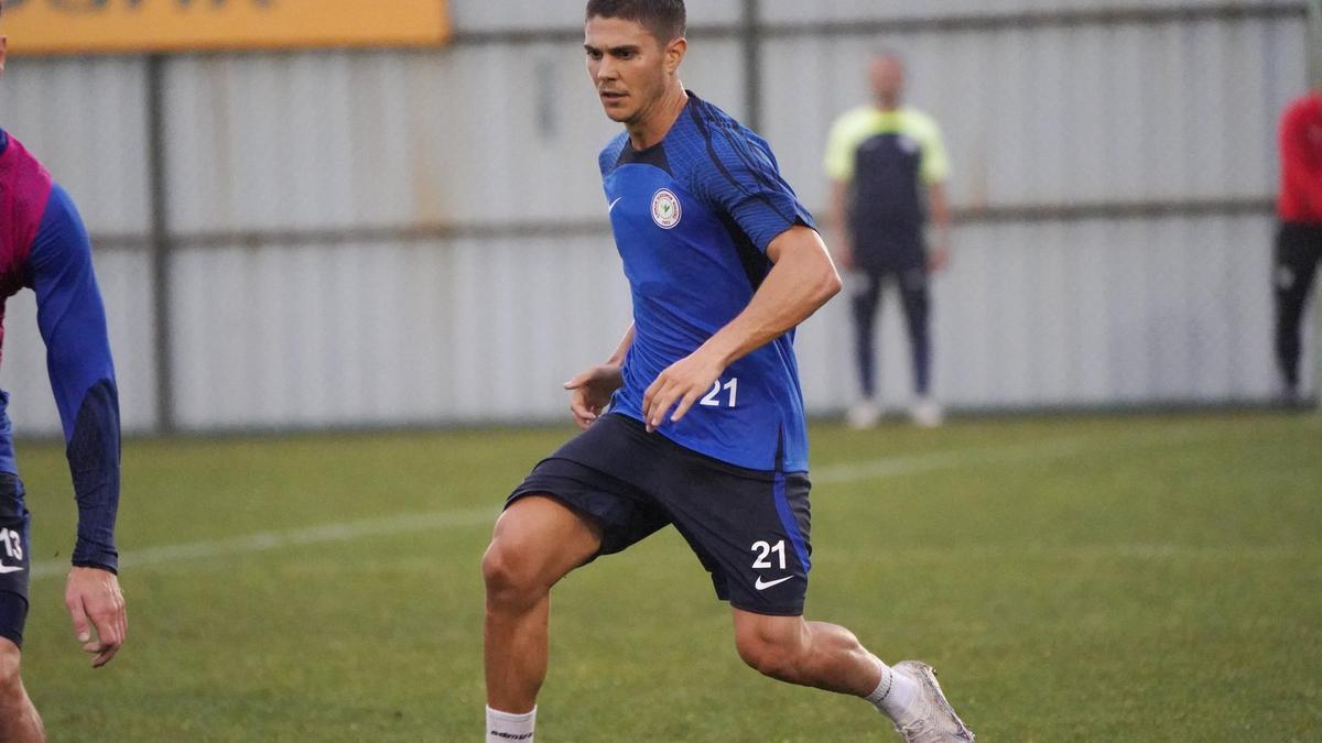 Óscar Pinchi, en un entrenamiento con el Rizespor turco.