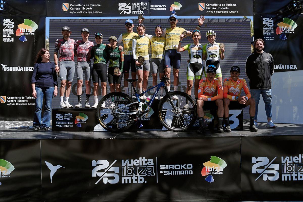 El podio de la segunda etapa de la Vuelta a Ibiza MTB