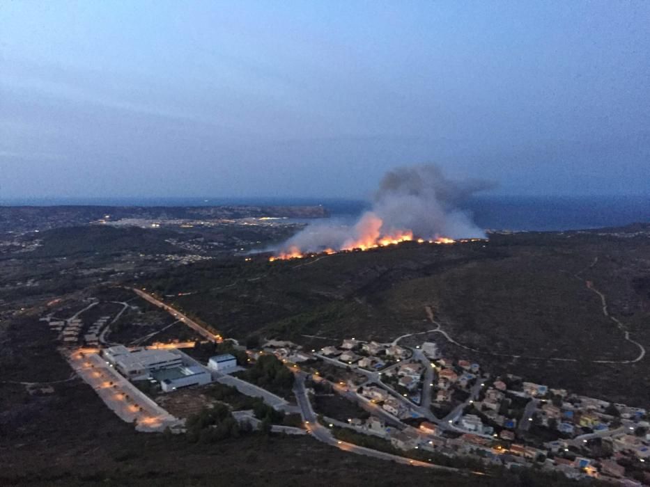 Incendio en Benitatxell y Xàbia