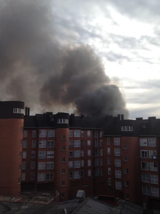 Incendio en un local de Oviedo.