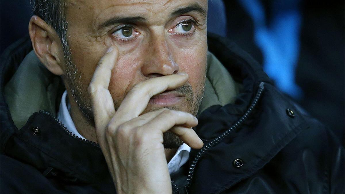 Luis Enrique anuncia su adiós con nocturnidad y alevosía