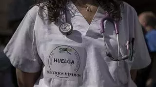 Galicia recurrirá a "médicos itinerantes" y a MIR de último año para cubrir las ausencias del verano