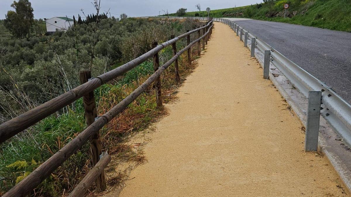 Vista de la baranda a la que han sustraído 20 palos .