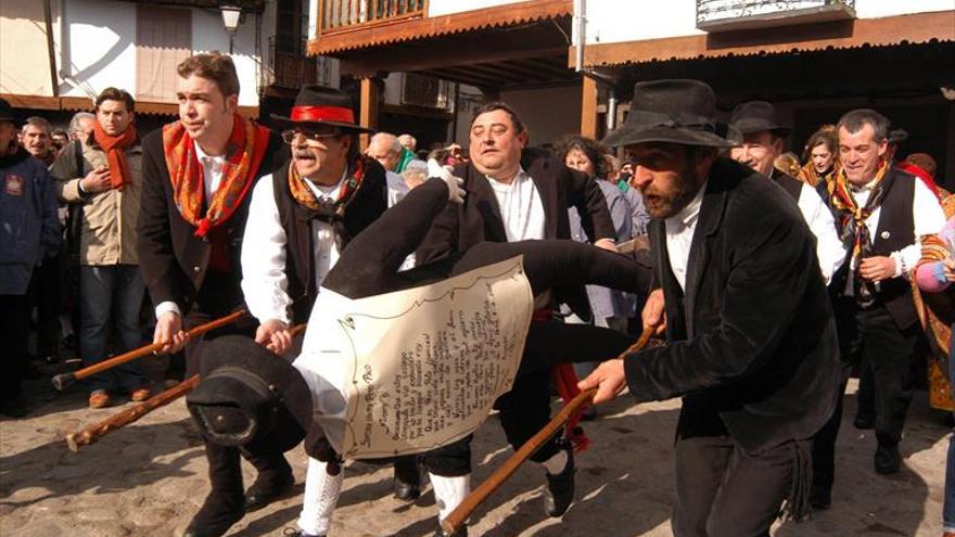 El Peropalo espera hoy  su condena, un año más, y la quema de su cuerpo