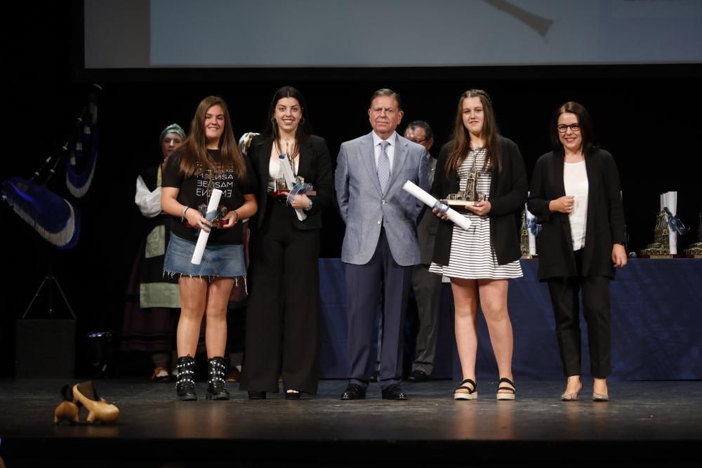 Gala de entrega de los premios Folclore Ciudad de Oviedo