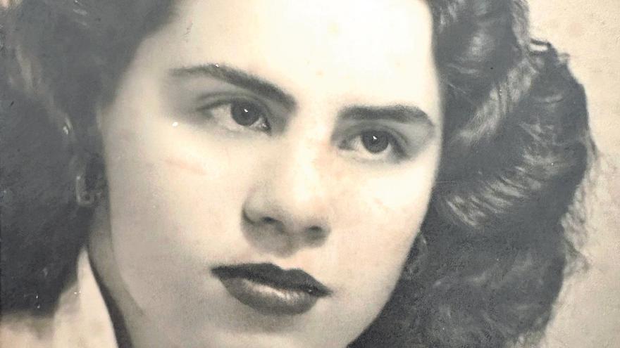 Imagen de una joven Catalina Prats Torres en los años 50.