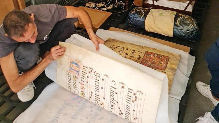 El Museo de Villena combate a los insectos para conservar 500 piezas históricas