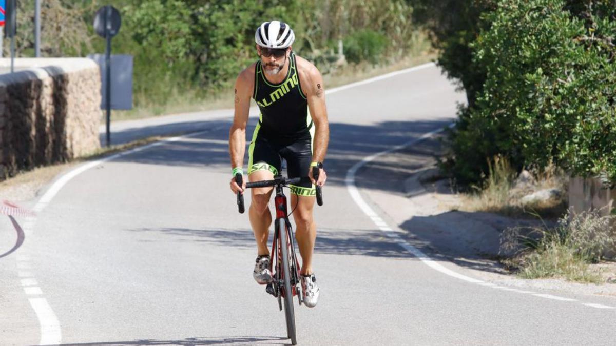 Ignacio Fernández, ganador del ‘Half’, en el ciclismo. | JUAN A. RIERA