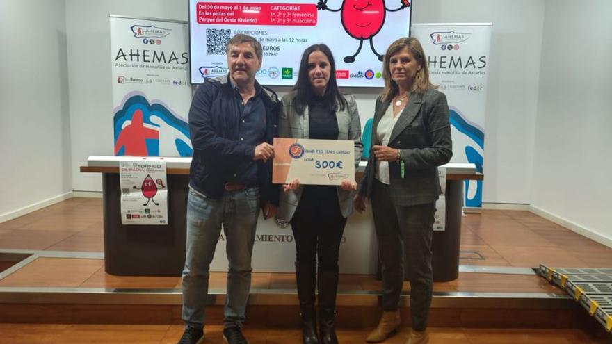 Pádel solidario en el parque del Oeste | LNE