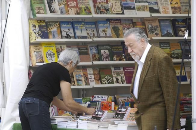 FERIA DEL LIBRO. ENCUENTRO CON LUCIA GALAN