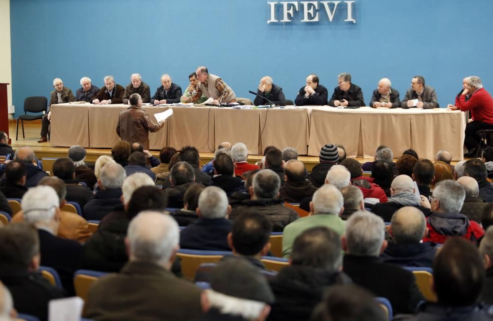 Los comuneros de Cabral se apuntan a las urnas tras una asamblea bronca: el 17 de abril. Convocan elecciones y aprueban las cuentas de 2014 y 2015 en un clima dividido.