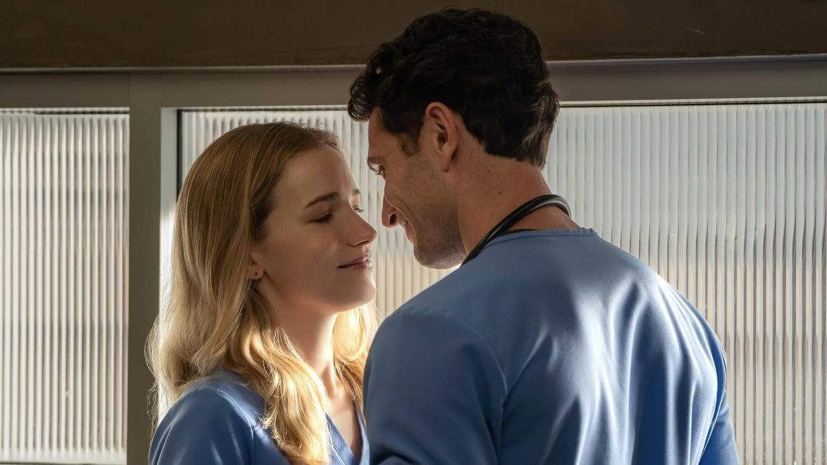 Willa Fitzgerald (Danny) y Colin Woodell (Xander) en una imagen de 'Pulso'