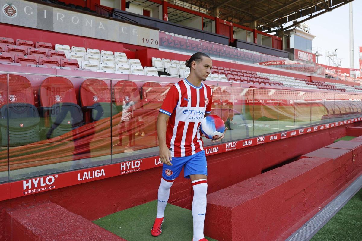 Les imatges de les presentacions dels nous jugadors del Girona FC Morante i Izan