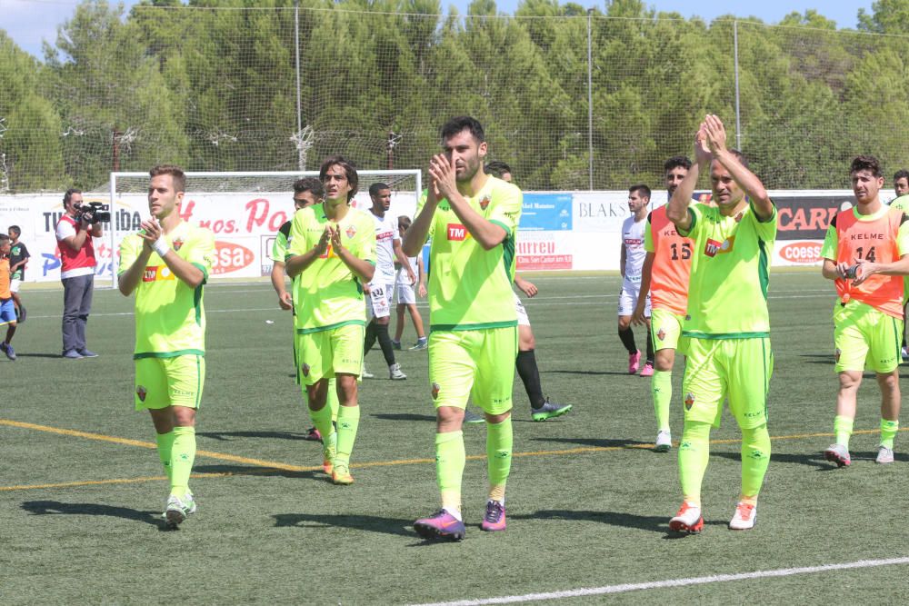 El Elche sufre para ganar y llega al derbi copero como líder