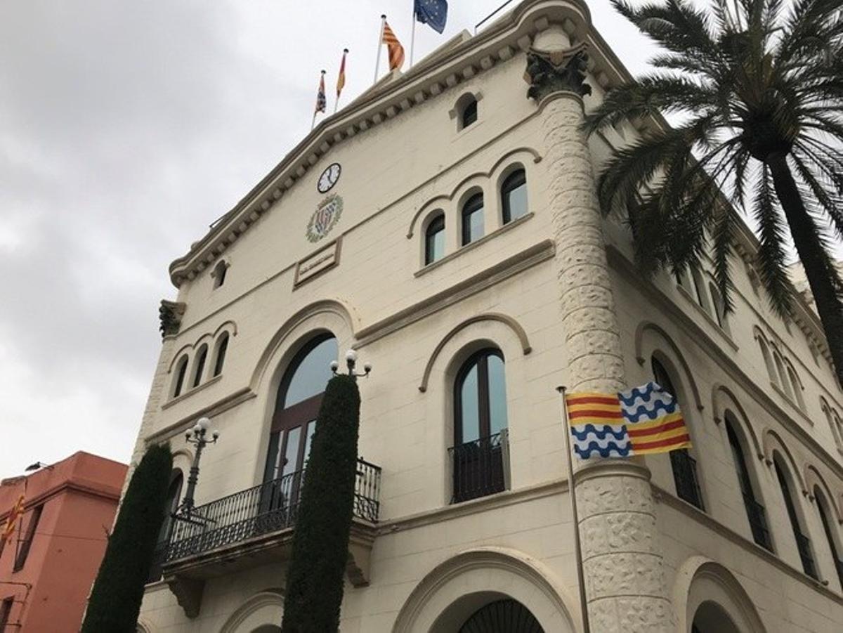 Fachada del Ayuntamiento de Badalona