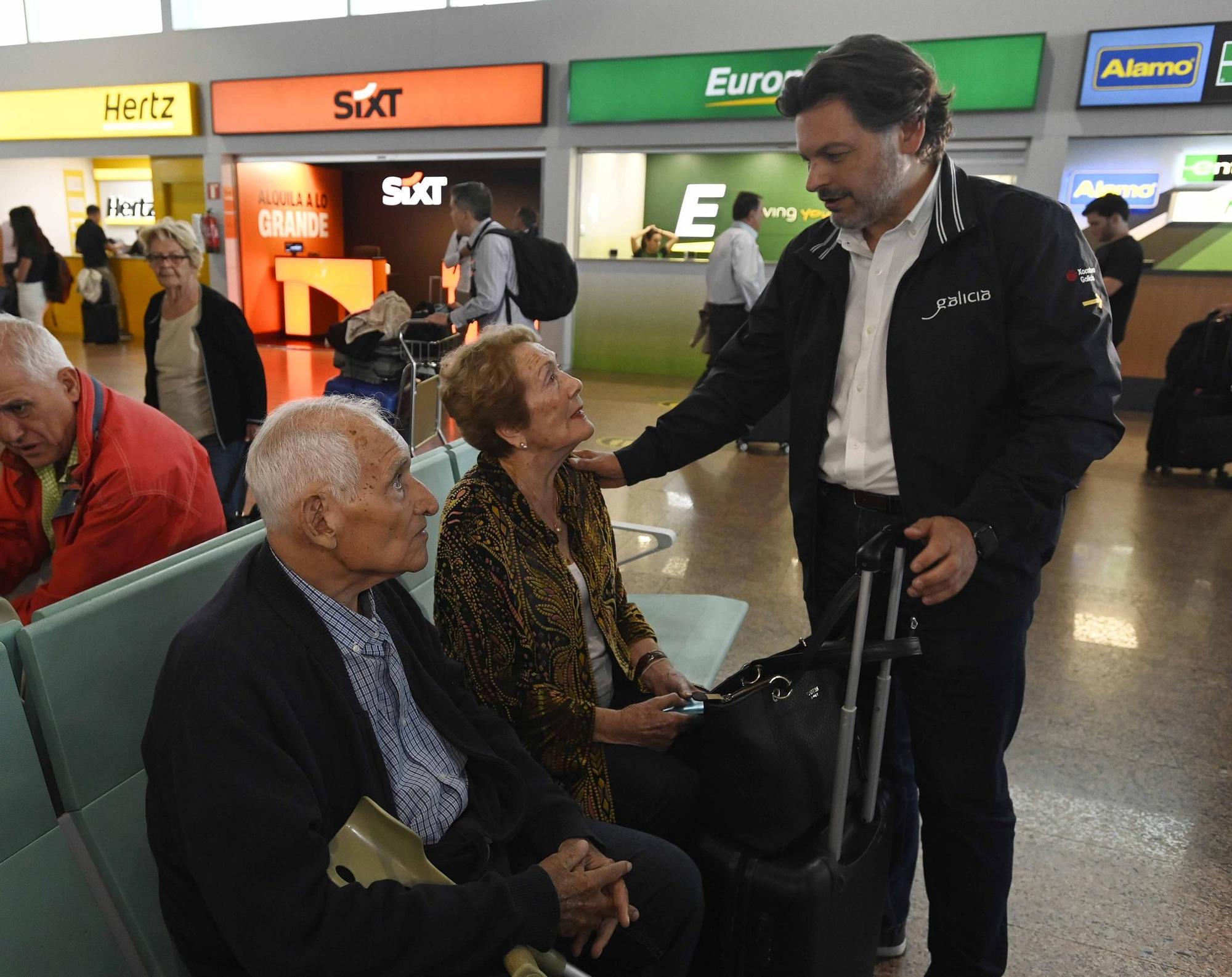 El centenario Gonzalo Nodal, entre los 200 emigrantes gallegos que vuelven a la tierra que les vio nacer
