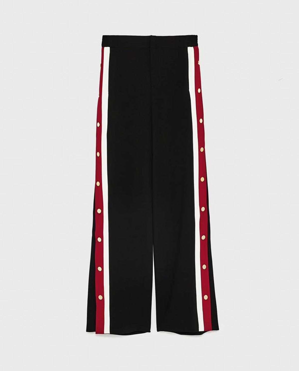 'Shopping' para el Black Friday: pantalón con bandas laterales, de Zara