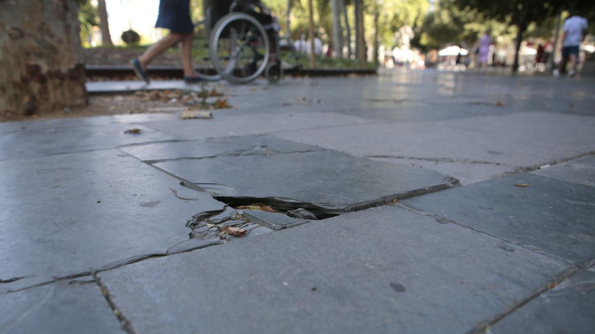 Pavimento estropeado de plaza España