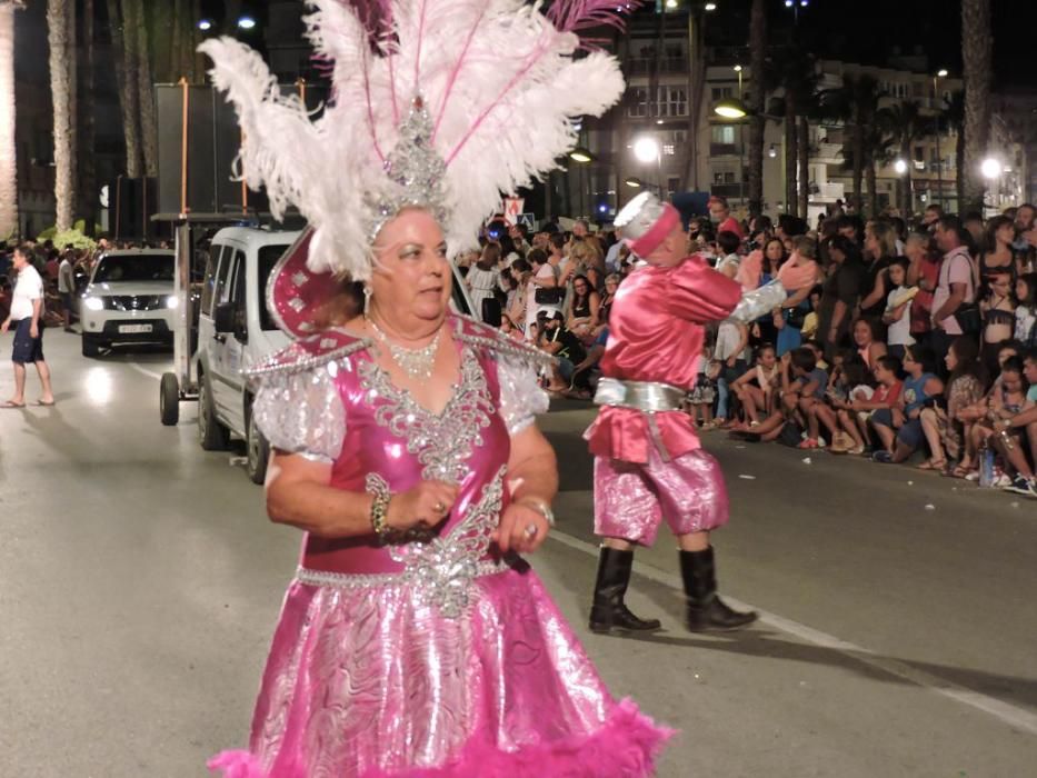 La bahía de Águilas se transforma en un gran teatro en su Carnaval de verano