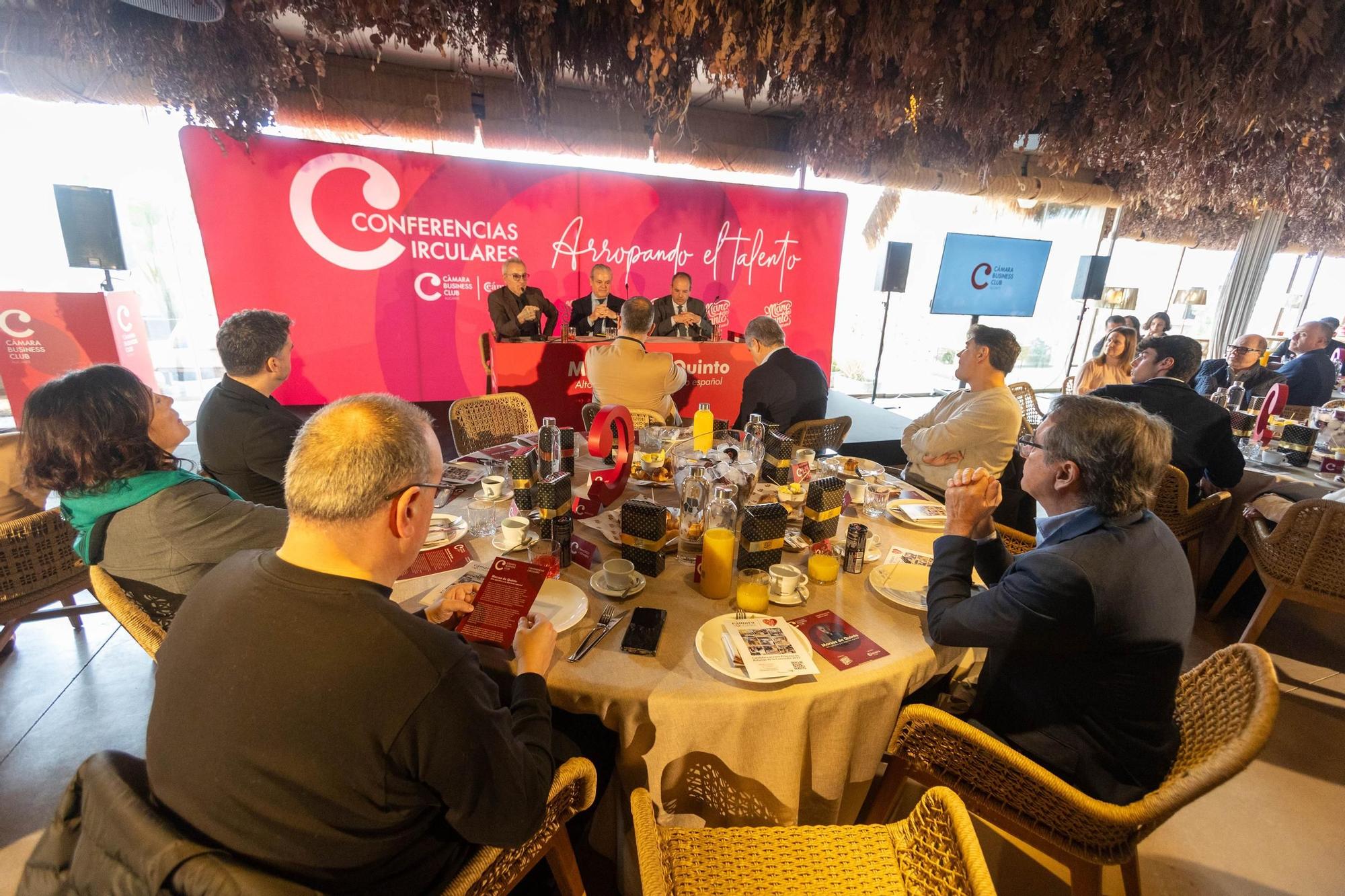 Foro Cámara con Marcos de Quinto