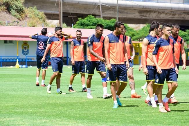 Entrenamiento de la UD Las Palmas en Barranco ...