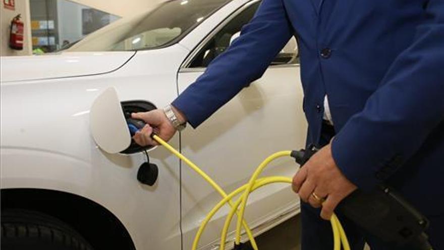 La Junta convoca nuevas ayudas para comprar coches eléctricos e híbridos