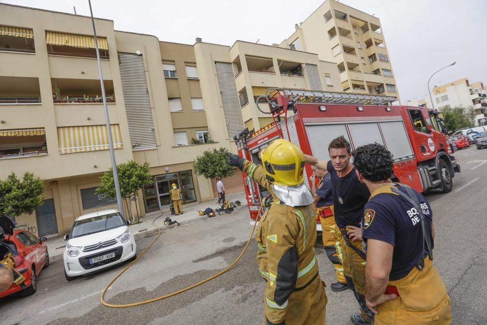 Incendio en la segunda planta de un edificio en Son Oliva