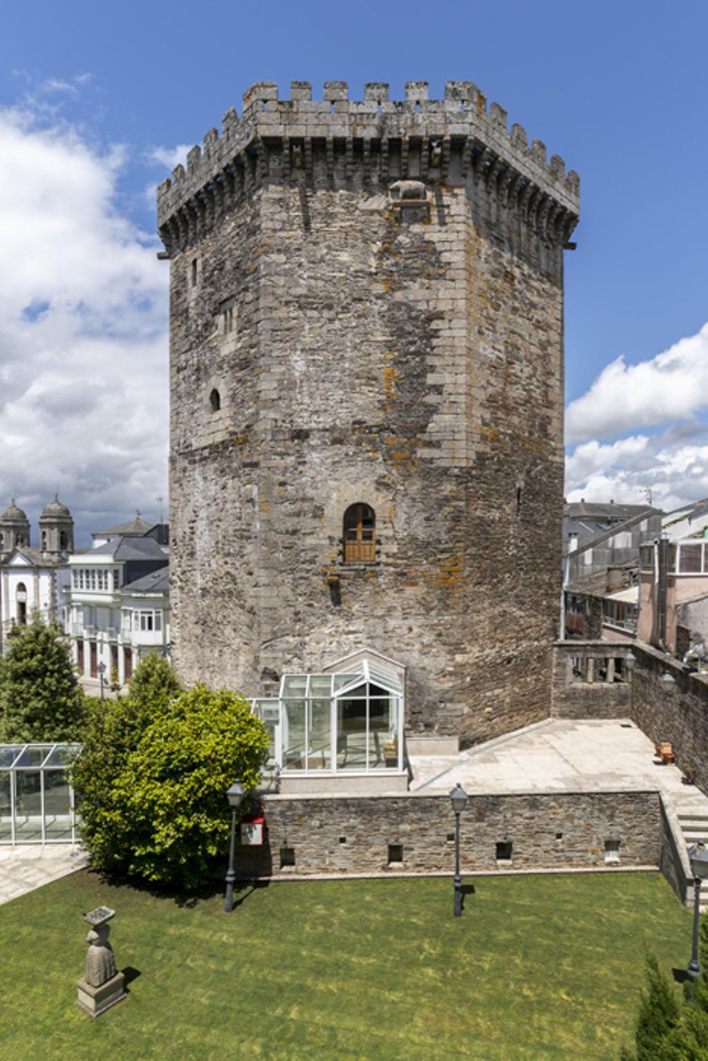 Este Parador está ubicado en un gran torreón.