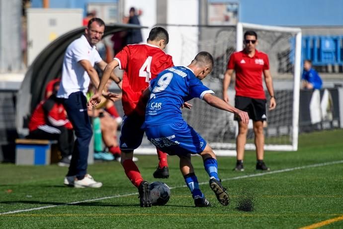 25-01-20  DEPORTES. CAMPOS DE FUTBOL DE LA ZONA DEPORTIVA DEL PARQUE SUR EN  MASPALOMAS. MASPALOMAS. SAN BARTOLOME DE TIRAJANA.  San Fernando de Maspalomas Santos- Veteranos del Pilar (Cadetes).  Fotos: Juan Castro.  | 25/01/2020 | Fotógrafo: Juan Carlos Castro