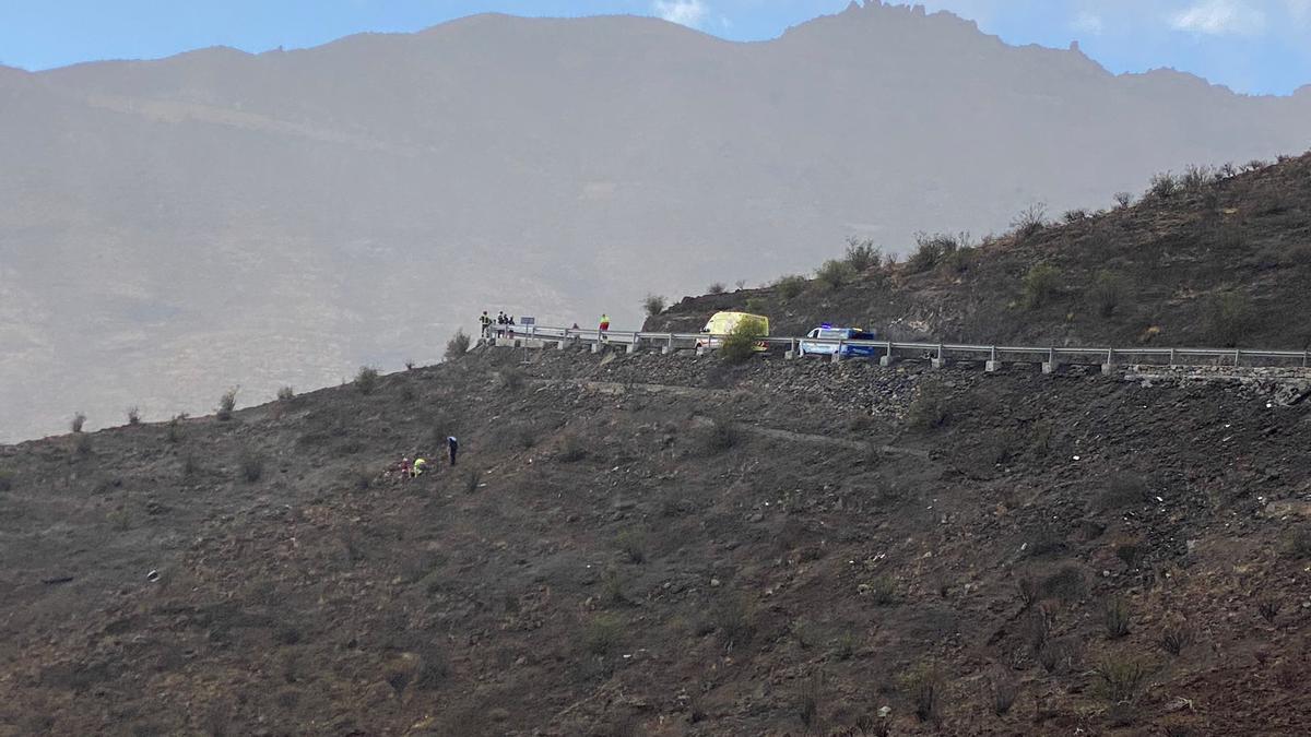 Ladera por la que se precipitó el ciclista.