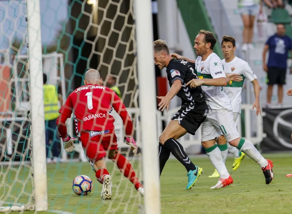 El Lugo arrolla al Elche