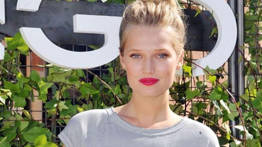 Toni Garrn, novia de Leornardo DiCaprio