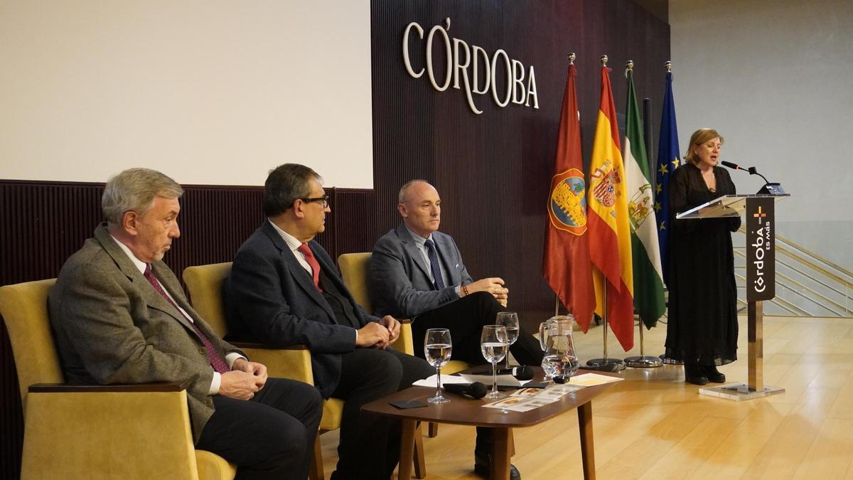Acto, organizado por la Cofradía del Rabo de Toro, en el que se ha homenajeado a la familia Piedra por sus 50 años de trayectoria empresarial.