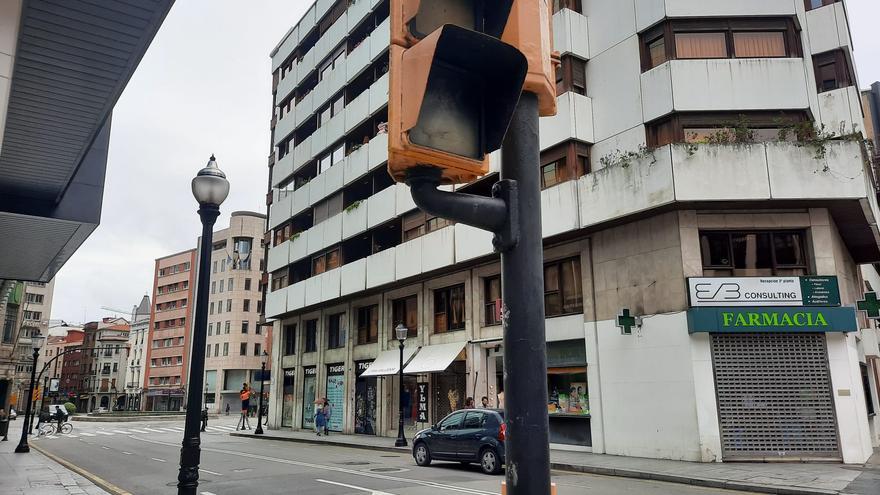 Precaución al volante en el centro de Gijón: dejan de funcionar varios semáforos del Carmen y Los Moros