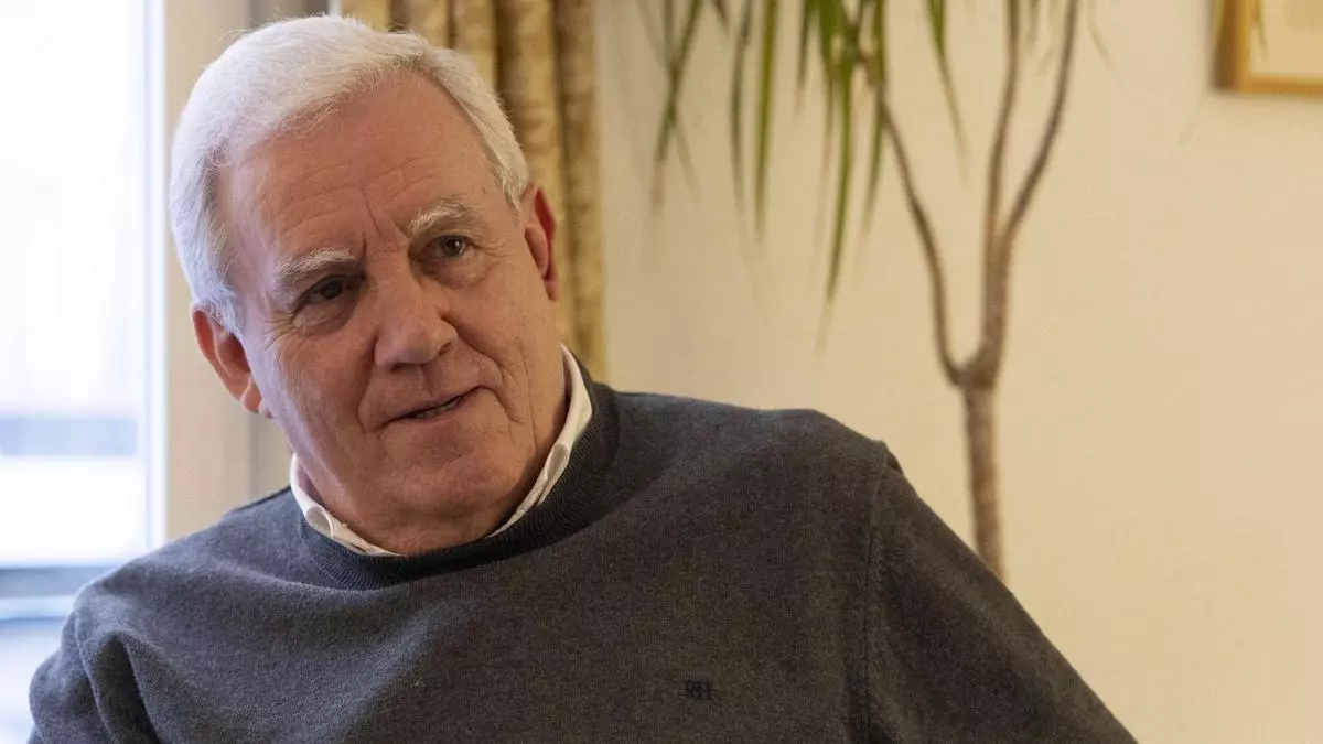 Felipe Vela, auditor y exconcejal de Cáceres: "Prohibiría terminantemente la mina y, de no poder hacerlo, le sacaría hasta los hígados"