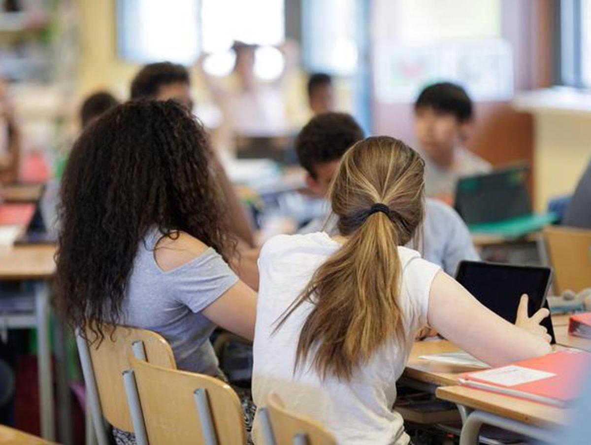Alumnos durante una clase en el instituto.