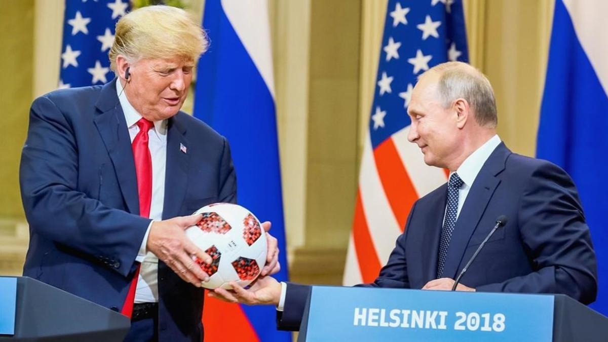 Trump y Putin, durante la rueda de prensa que concedieron tras su encuentro en Helsinki el pasado julio.