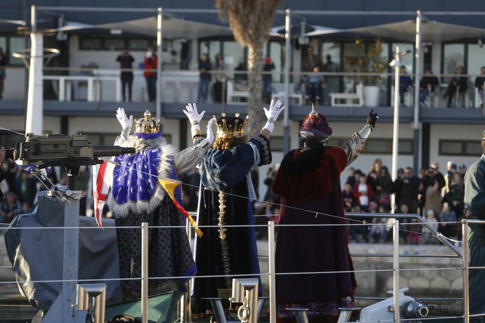 Melchor, Gaspar y Baltasar llegan por mar a la zona Volvo