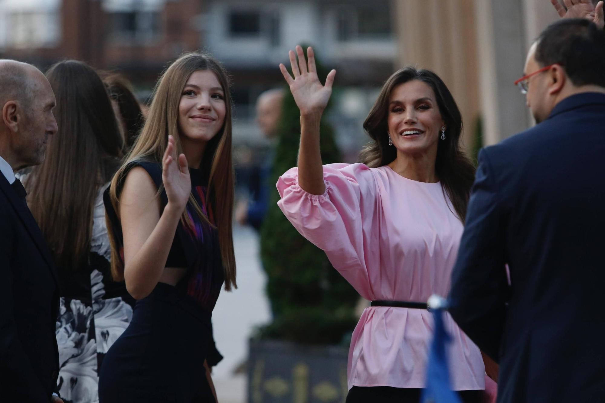 EN IMÁGENES: La Familia Real asiste en Oviedo al concierto de los premios "Princesa de Asturias"